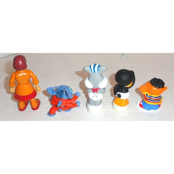 Lot of 5 Toy Figures - Velma, Elmo, Bugs Bunny, Daffy Duck & Stitch - Picture 3 of 9